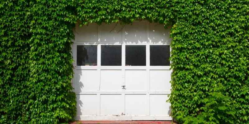 cleaning your garage door - Superior Garage Door Repair